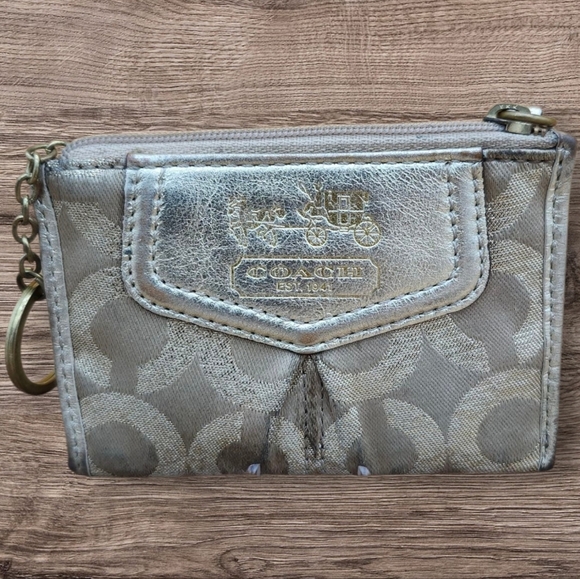 Coach Handbags - Coach Vintage Women's Small Card/Coin Holder w/back Zip Pocket & Key Ring